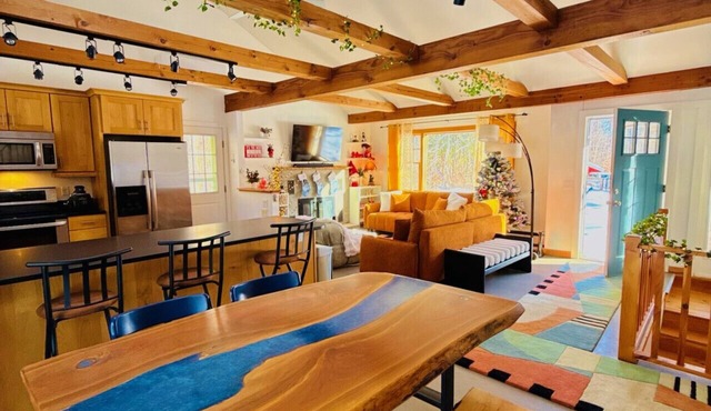 Brook Haus! Stowe- 12 mins to Ski !