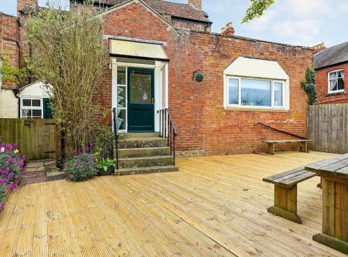 Brook House - Uk43013