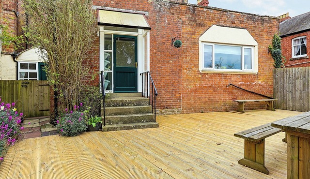 Brook House - UK43013