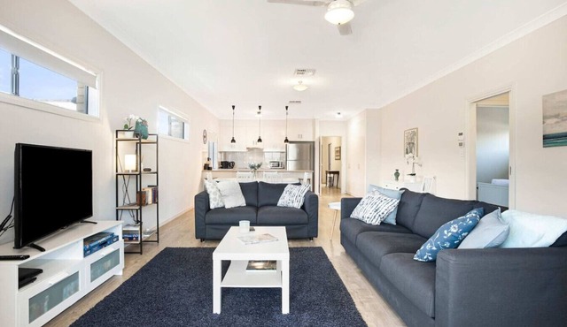 Brooking`s Perch, Walk to Shops & River, WiFi