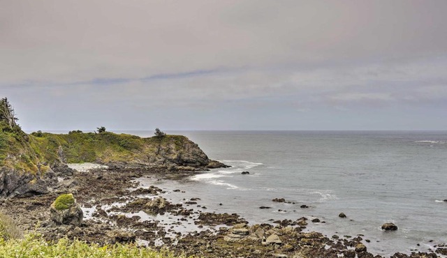 Brookings Vacation Rental Studio - Walk to Town!