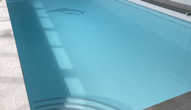 Brooklands Barn with new indoor pool, sleeps 12