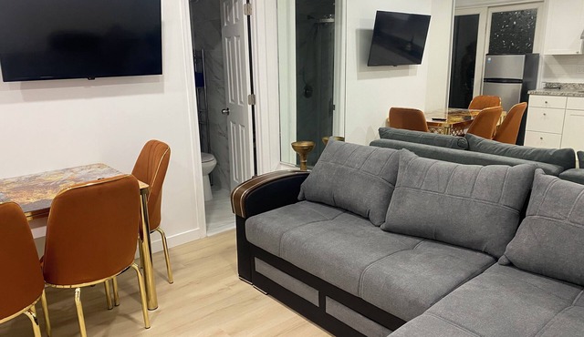 Brooklyn at the beach- one bedroom