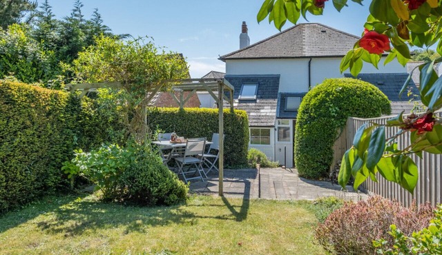 Brooklyn Cottage - Two Bedroom House, Sleeps 4