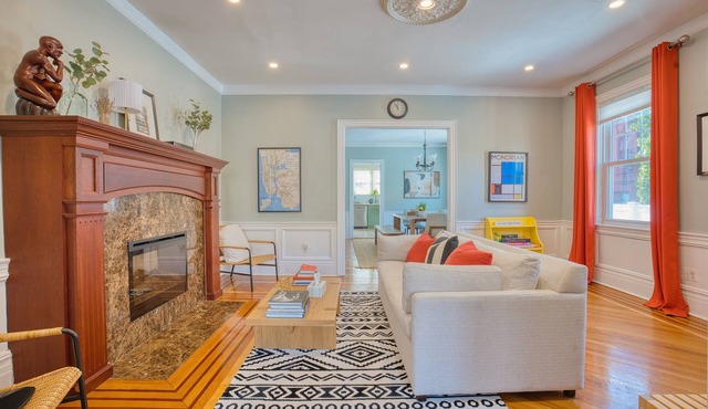 Brooklyn Gem 3 Blocks to Prospect Park: King Beds, Free Parking + FREE Uber Eats