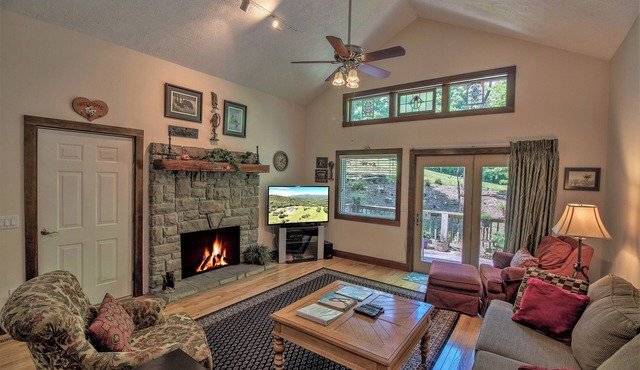 'Brookmont Lodge' Right Off Sugar Golf Course!