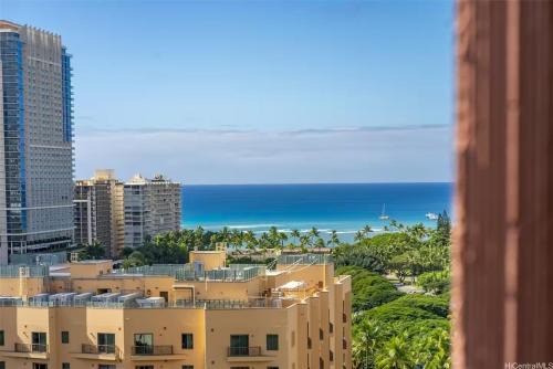 Brooks Beach Vacations Wyndham 4 Star Resort 1805 Waikiki