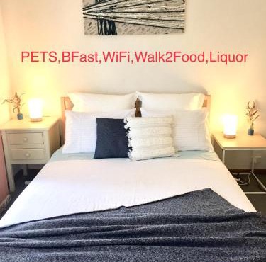 BROOKS,BFast,WiFi,Nflx,Walk2Shop,Liquor,Food