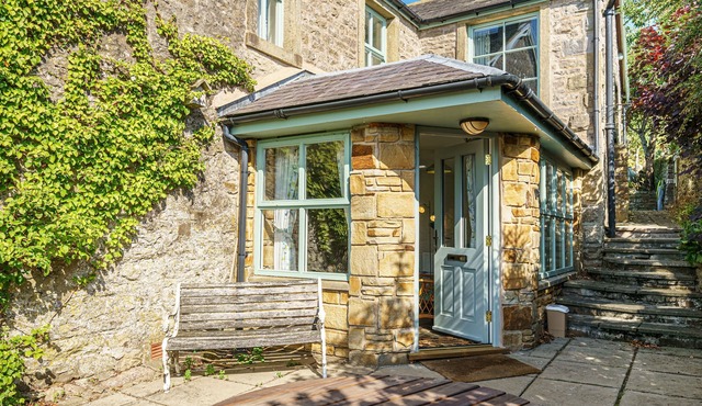 Brookside Cottage - 3 bedroom cottage, dog friendly, with lovely views