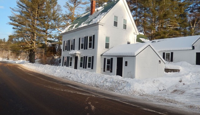 Brookside House-Large, charming Historic Home. Pet Friendly!
