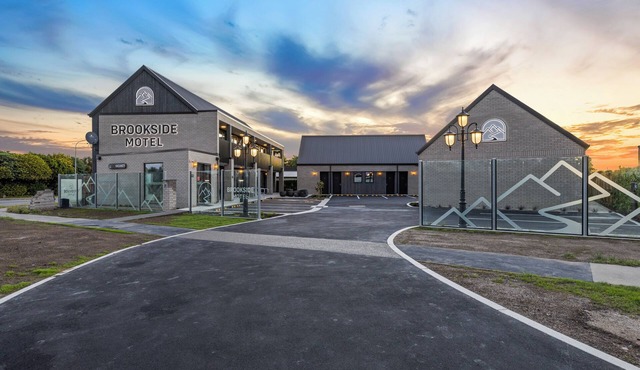 Brookside Motel