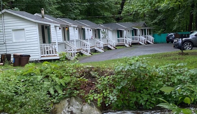 Brookside Motel
