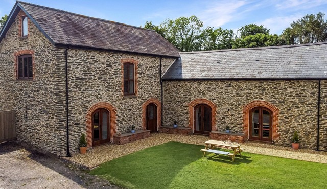 Broomy Barn, Bromtpon Regis