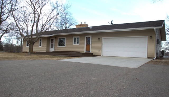 Brophy Reflections 4BR/2BA, 2 Kitchens, Firepit, Year Round Rental, Lic#1798