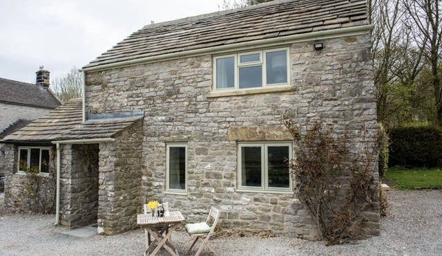 Brosterfield Cottage - sleeps 2 guests in 1 bedroom
