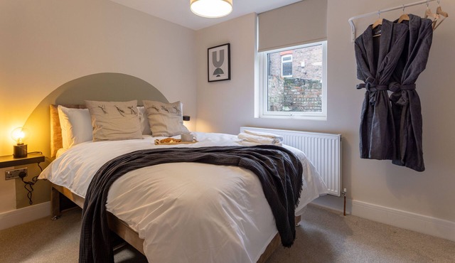 Broughton Place 1: 1BR Modern Flat in Liverpool