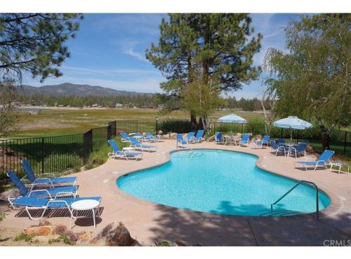 Brown Bear's Den - Spacious condo within walking distance to all Big Bear has to offer!