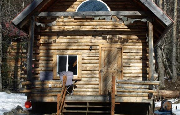 Brown Bear Saloon & Motel