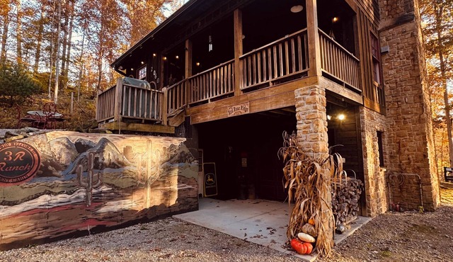 Brown County At It's Best Beautiful Cozy meticulous clean LG Game Room arcade!