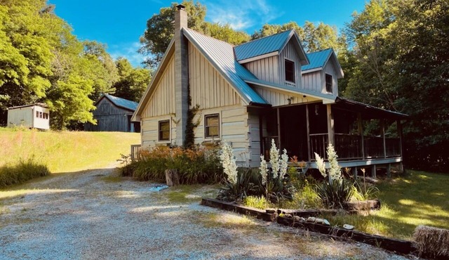 Brown County Cabin on 16 Acres - Very Close to IU!