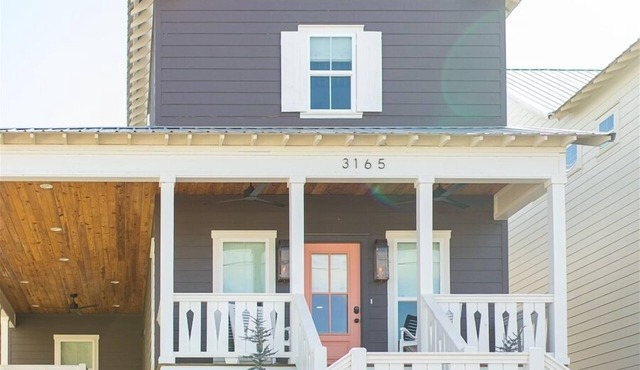 Brown Eyed Girl at River Rocks Plantation