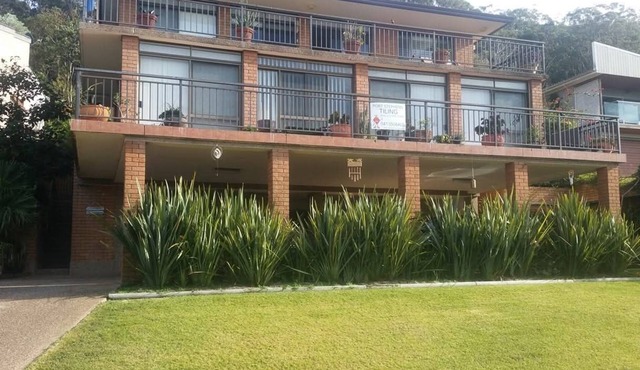 Brown's Beachouse Ocean views Holiday Accomm Fingal Bay Duplex sleeps 8