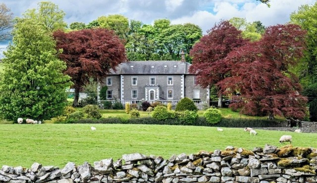 Brownber Hall - country house with sweeping views of the Howgill Fells
