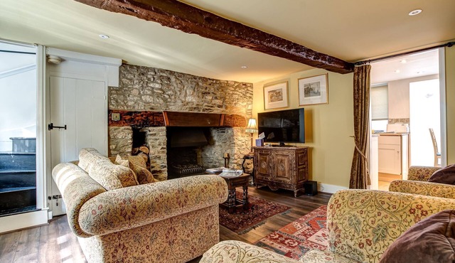 Browns Lane | Woodstock Holiday Let | 2 Beds & Sleeps 4