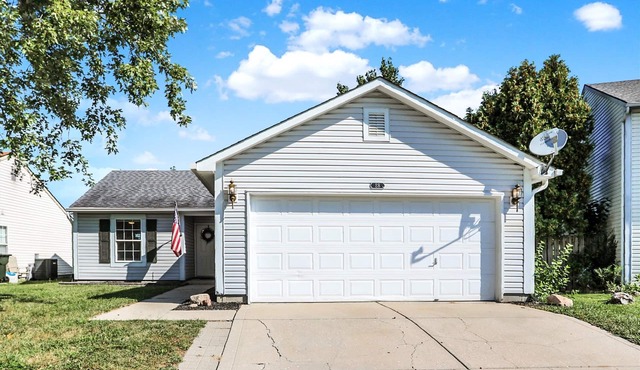 Brownsburg B&B - Relax at this newly renovated home in Downtown Brownsburg!