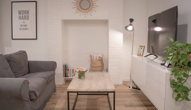 Brownstone 2 Bedroom Near NYC FREE Parking