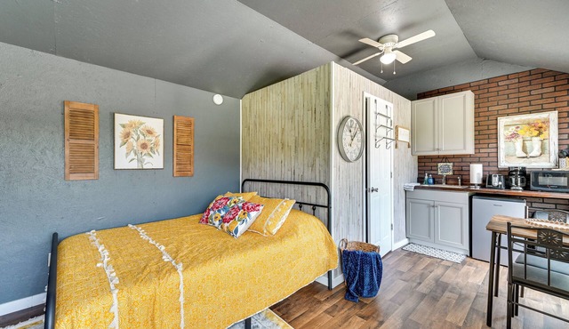 Brownsville Studio Cottage - Walk to Mammoth Cave!