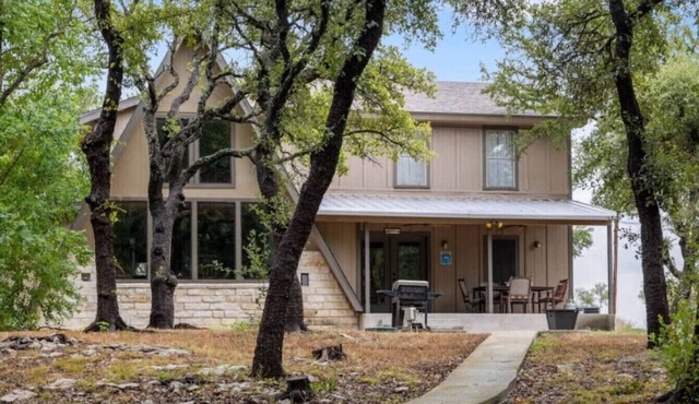 Brownwood Lodge - Roomy Lakeside