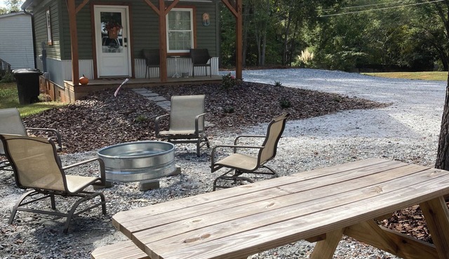 Broyles Landing Cottage at Lake Hartwell SC