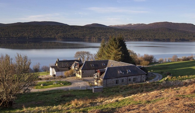 BRUCE, pet friendly, character holiday cottage in Kinloch Rannoch