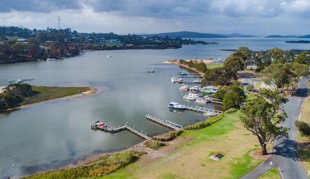 Bruces Waterside Units