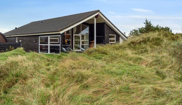 "Bruni" - 400m from the sea by Interhome