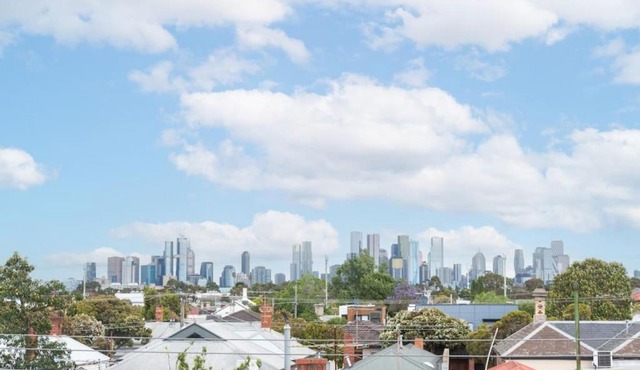 Brunswick 3bdrm townhouse, with parking by Custom Bnb Hosting