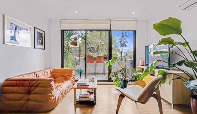 Brunswick Executive Apt 2BR with parking