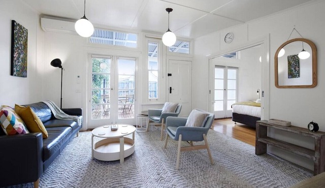 Brunswick Hideaway (A Gem in Brunswick)