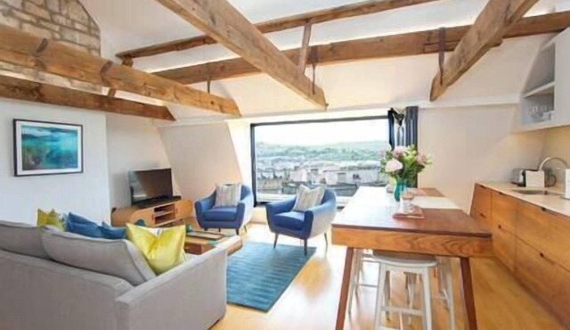 Brunswick Penthouse Flat