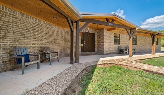Brush Creek Ranch On 112 Acres of Land Sleeps 12
