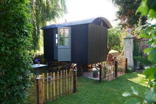 Brush Shepherd's Hut