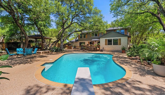 Brushy Creek Retreat. Private Pool Estate in Round Rock