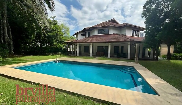 BRVilla 5-bedroom villa in IOI Resort City Putrajaya with PRIVATE POOL
