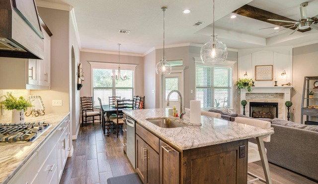 Bryan Home w/Covered Patio: 6 Mi to Texas A&M!