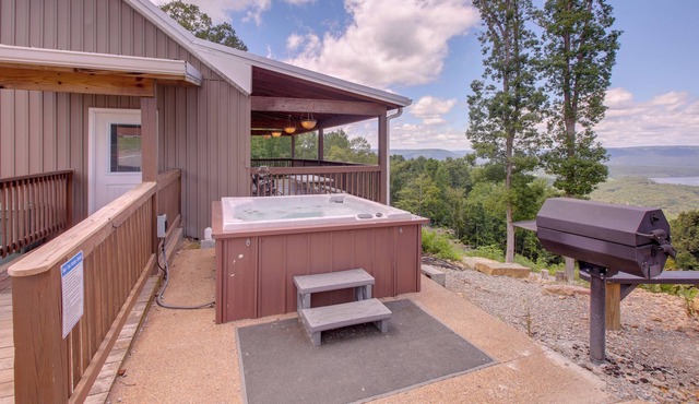 Bryant Cabin Getaway w/ Private Hot Tub & Views