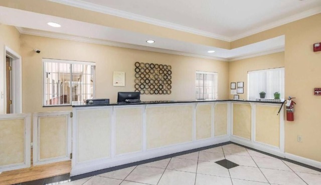 Bryant Inn & Suites
