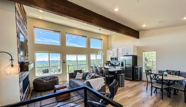 Bryce View Cabin - New Cabin with Amazing Views!