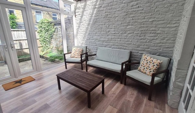 Brylie House, Large Central Family Home