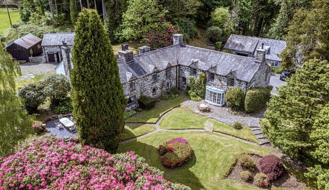 Bryn Adda - Dolgellau, Snowdonia - Mountains, Beach, Sauna, Fire Pit!